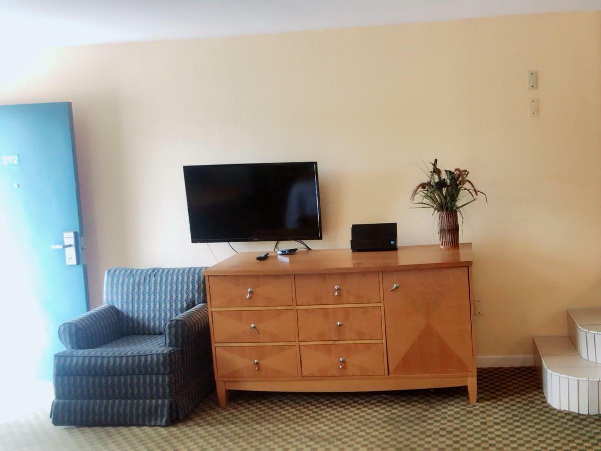 Sunflower Inn Галуоей Екстериор снимка
