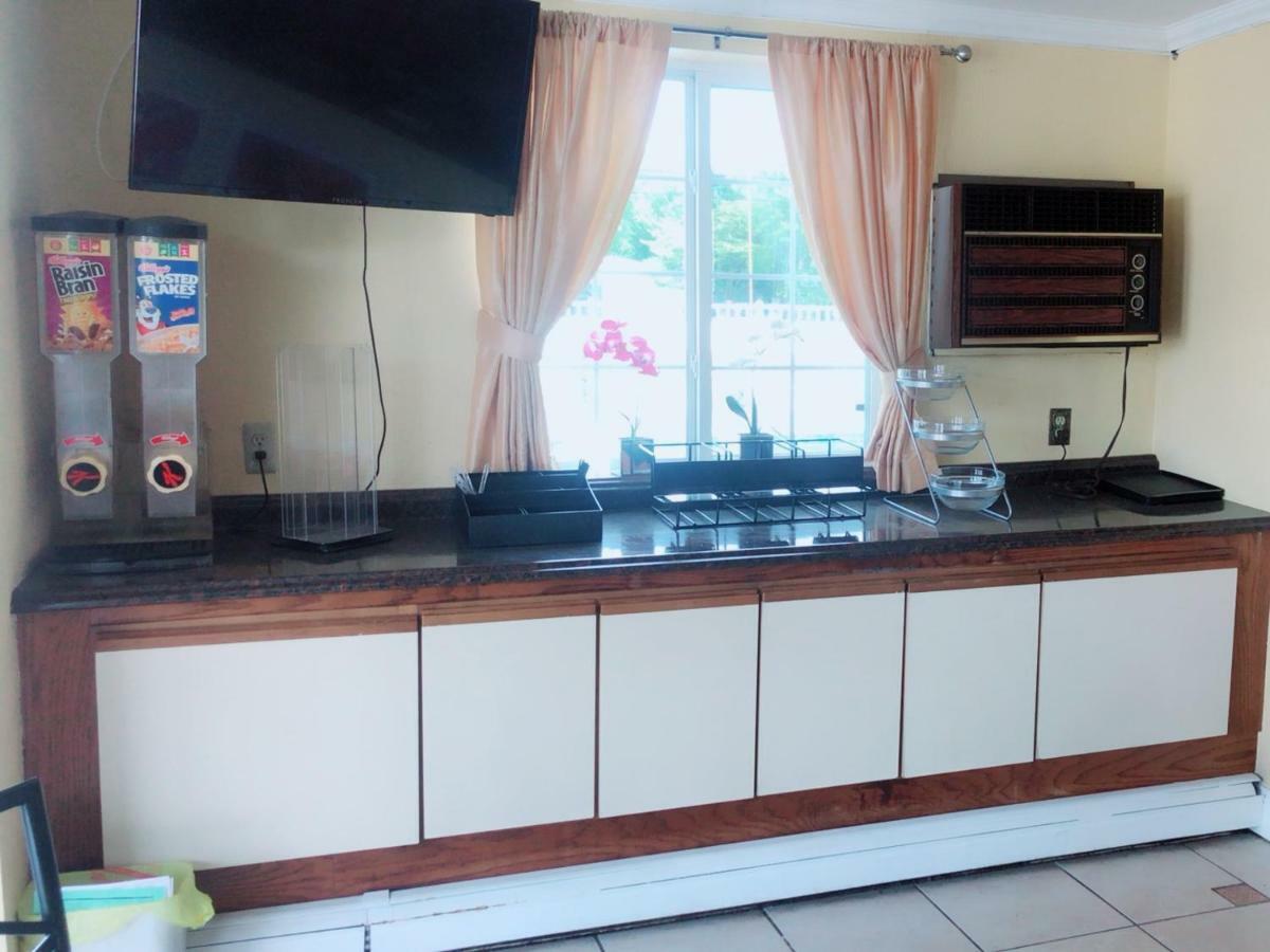 Sunflower Inn Галуоей Екстериор снимка